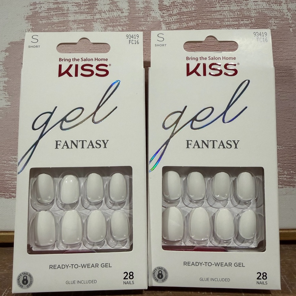 KISS Gel Fantasy White Nails length short